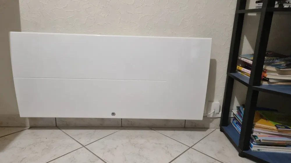 Radiateur électrique mural installé par CM’Elec